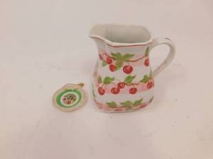 lot 55 image: Small Plate and Tea pot