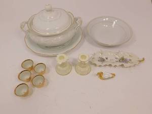 lot 67 image: Lot of Vintage Dishes