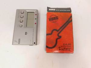 lot 70 image: Guitar Bass Tuner
