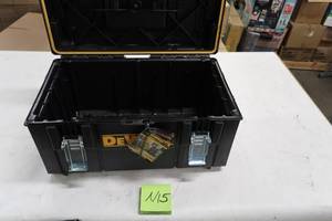 lot N15 image: DEWALT ToughSystem DS300 22 in. Large Tool Box