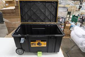 lot N51 image: DEWALT Tough Chest 38 in. 63 Gal. Mobile Tool Box BROKEN CLIP