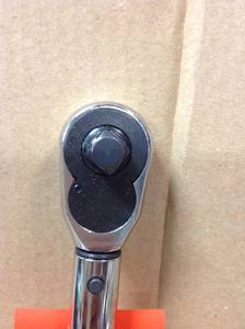 lot 30 image: Husky 50-250 ft. lbs. 12 in. Drive Torque Wrench in good Condition