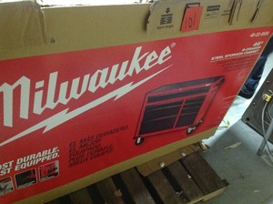 lot 101 image: Milwaukee 46 in. 8-Drawer Roller Cabinet Tool Chest in RedBlack Textured not used