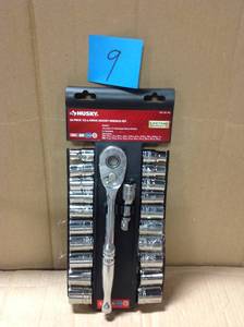 lot 9 image: Husky 12 in. Drive Ratchet and SAEMM Socket Set (22-Piece) in good condition