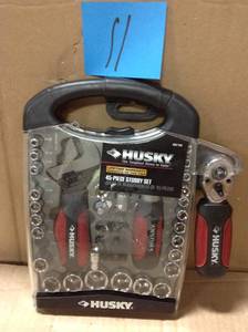 lot 11 image: Husky Stubby Set with Extendable Ratchet (46-Piece) in good condition