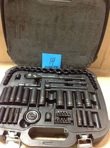 lot 14 image: Husky 38 in. Drive 100-Position Universal SAE and Metric Mechanics Tool Set (60-Piece) MISSING PCS