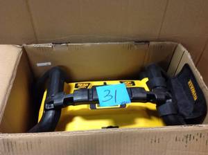 lot 31 image: DEWALT 2800 Peak Amp Jump Starter 1000-Watt Power Inverter with Digital Compressor in good condition