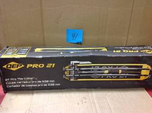 lot 41 image: QEP 21 in. Manual Pro Tile Cutter USED in good condition