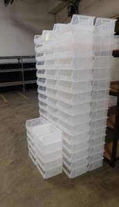 lot 329 image: Uline S-12417 Stackable Storage Bins