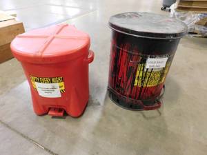 lot 358 image: 2 - Flammable Grease Rag Bins