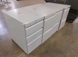 lot 365 image: 4 - Small File Cabinets