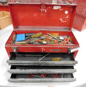 lot 420 image: Craftsman Toolbox #5