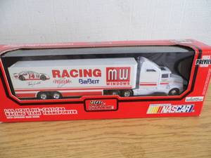 lot 12 image: Bilt Best Racing Team Semi