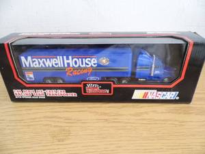 lot 24 image: Maxwell House Racing Team Semi