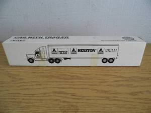 lot 35 image: Hesston Semi