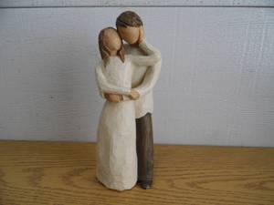 lot 37 image: Willow Tree Couple