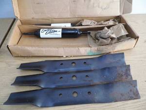 lot 55 image: Door Closers - Mower Blades