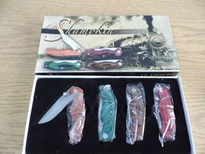 lot 75 image: Little Shamokin 4 Pc Knife Set