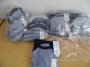 lot 78 image: Lot of 24 Long Sleeve T Shirts