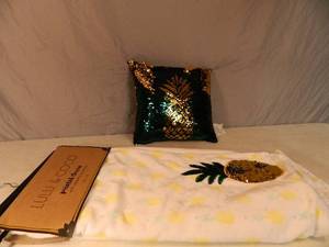 New Pineapple Super Soft Blanket and Matching Sequin Pillow