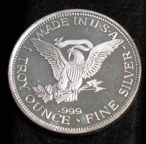 1 TROY OZ. .999 FINE SILVER FIGHT OF THE CENTURY LEONARD-HAGLER