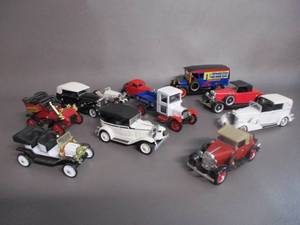 lot 35 image: 11 Model Cars