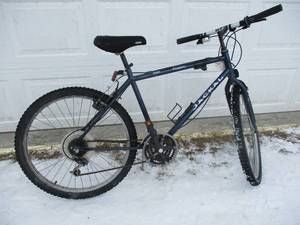 lot 28 image: Jackal Mountain Bike