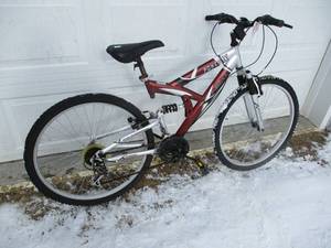 lot 31 image: Next 18 Speed Bicycle