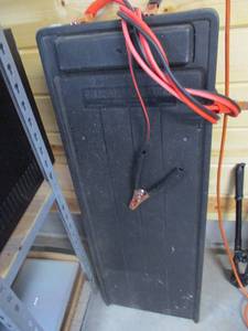 lot 86 image: Mechanics Creeper and Jumper Cables