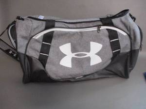 lot 87 image: Under Armor Duffle Bag