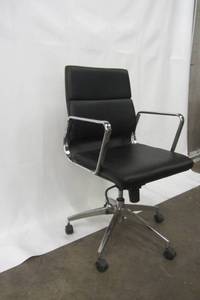 lot Z23 image: LEATHER AND METAL WHEELED COMPUTER CHAIR