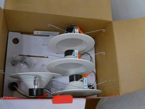 lot 59 image: Utilitech 6-Pack 65-Watt Equivalent White Dimmable Recessed Downlight (5-in or 6-in)