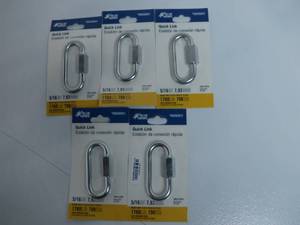 lot 84 image: Blue Hawk Zinc-Plated Quick Link