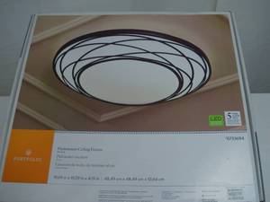 lot 86 image: Portfolio 19.11-in Black Traditional integrated Led Flush Mount Light
