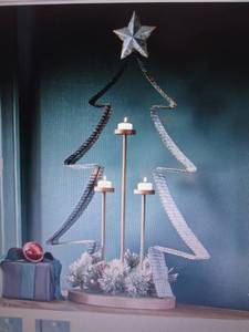 lot 17 image: Metal Christmas Tree Candleholder o...