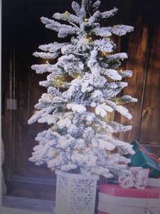 lot 25 image: Flocked Porch Tree open box Retail ...