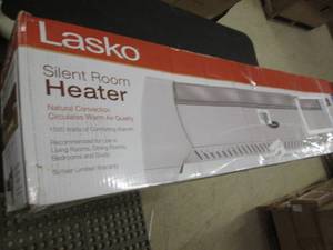 lot 36 image: Lasko Baseboard Heater open box Ret...
