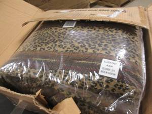 lot 38 image: Dakar Bed Set Full open box Retail ...