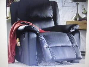 lot 47 image: Massage Recliner open box Retail $4...