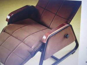lot 71 image: Zero Gravity Chair open box Retail ...