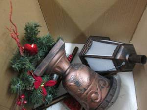 lot 92 image: Holiday Lamp Post open box Retail $...