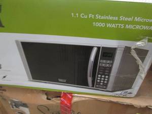 lot 99 image: Montgomery Ward 1.1 Cu. Ft. Stainle...