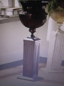lot 104 image: Ribbed Fluted Planter open box Reta...