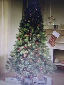 lot 110 image: Pre-Lit Traditional Tree 4 ft  open...