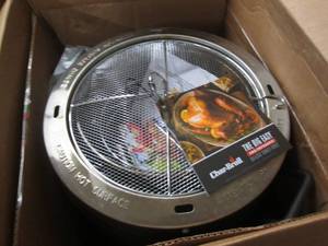 lot 143 image: THE BIG EASY OIL-LESS TURKEY FRYE...
