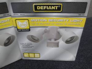 lot 181 image: 2 Defiant 270-Degree White Motion O...