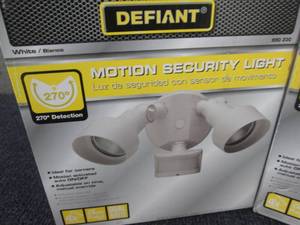 lot 183 image: 2 Defiant 270-Degree White Motion O...