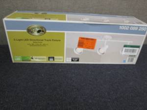 lot 232 image: 1.83 ft. 3-Light Glossy White LED T...