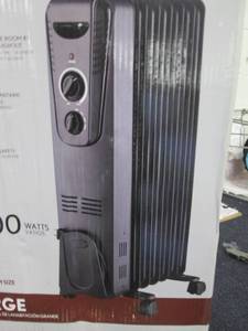 lot 297 image: Intertek Oil Fillled Radiator Heate...