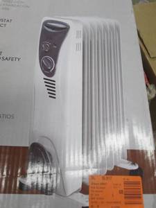 lot 299 image: 1,500-Watt Oil-Filled Radiant Elect...